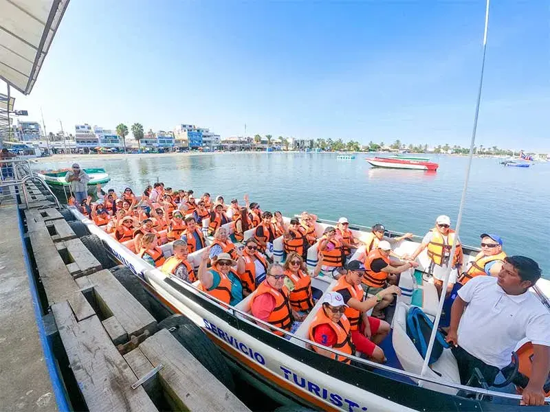 lancha a Ilsas Ballestas Muelle de Paracas